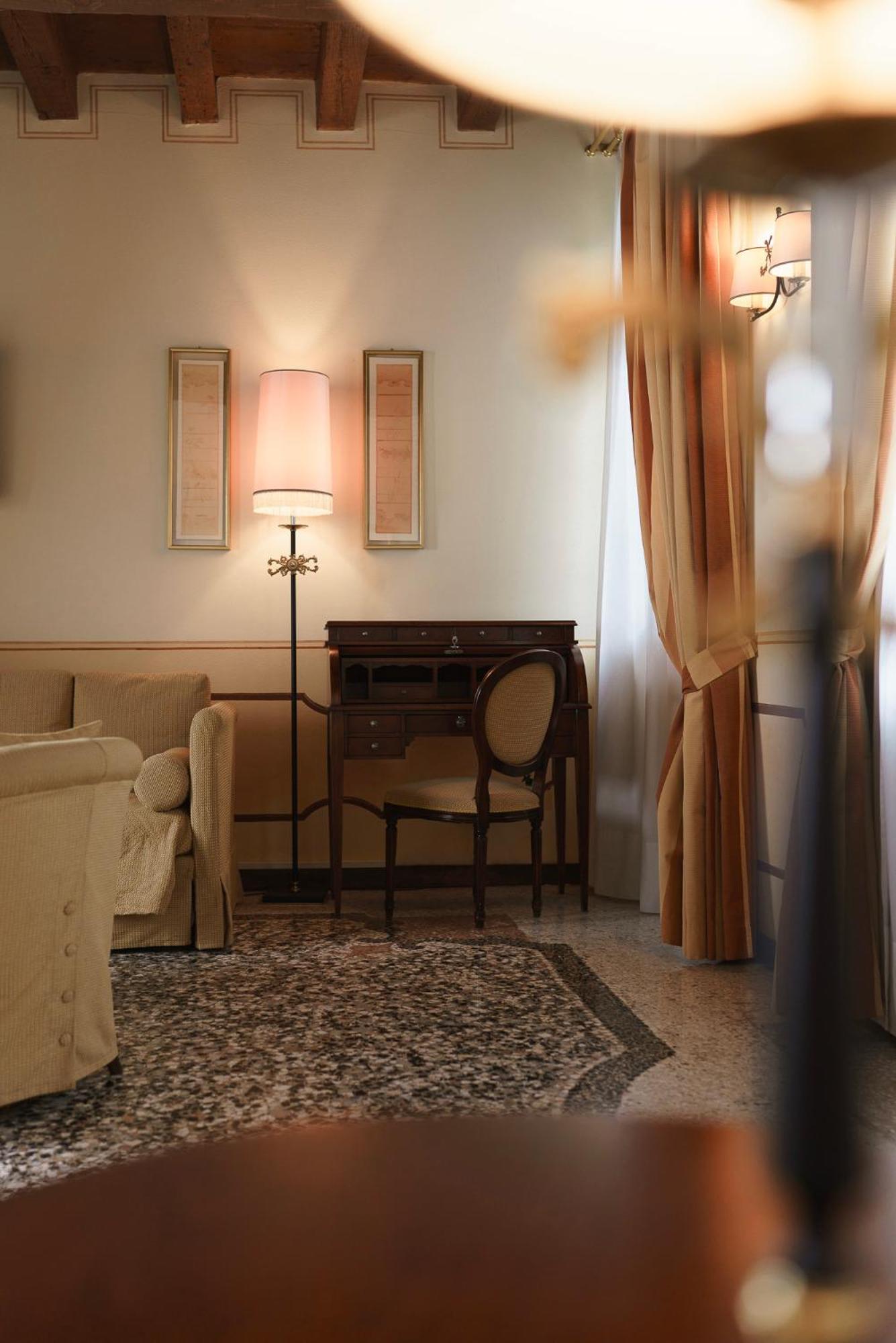 Policreti Hotel 4*